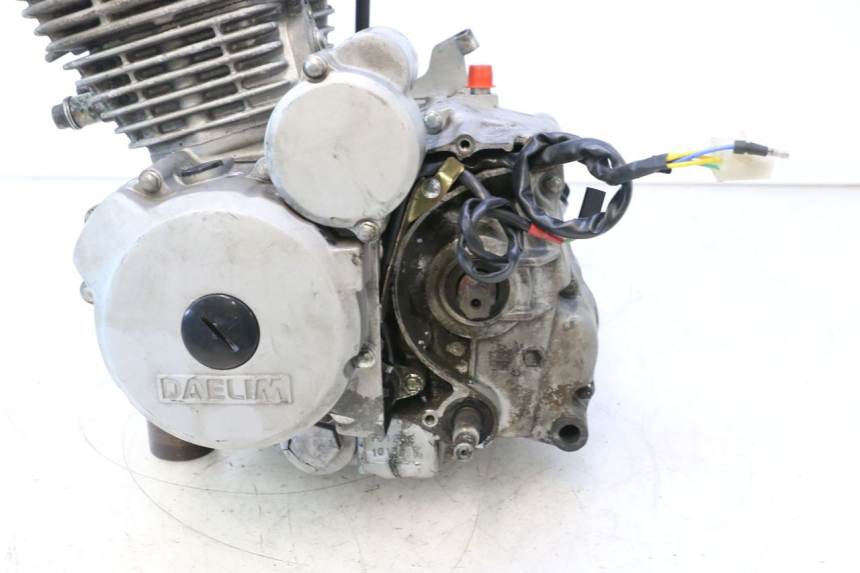 photo de MOTOR DAELIM VJ ROADWIN 125 (2004 - 2007) - Ângulo alternativo