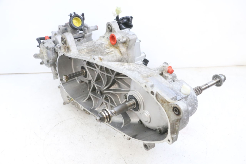 photo de MOTOR YAMAHA XMAX X-MAX 125 (2006 - 2009) - Estado da superfície