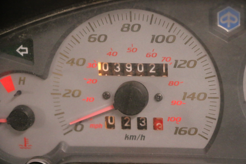 photo de MOTOR PIAGGIO X8 125 (2004 - 2007) - Vista geral
