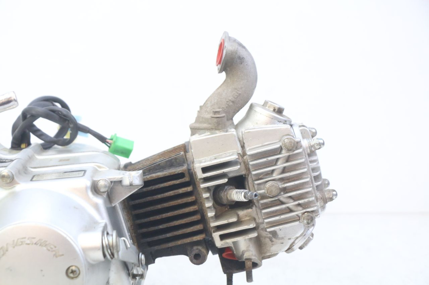 photo de MOTOR ZHEJIANG XMOTOS XB-81 50 - Detalhes característicos