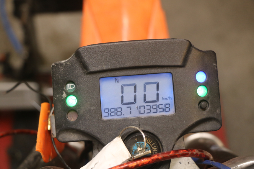 photo de MOTOR ZHEJIANG XMOTOS XB-81 50 - Inspeção visual