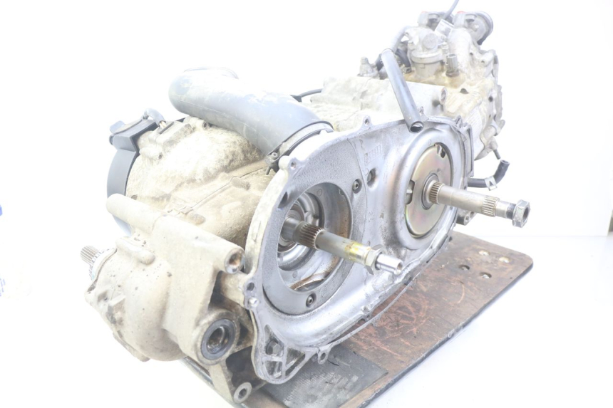 photo de MOTOR YAMAHA XP T-MAX TMAX ABS 500 (2004 - 2007) - Vista de perto