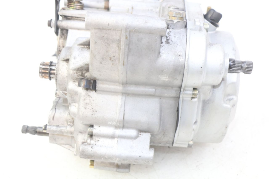 photo de MOTOR PEUGEOT XP6 50 (1997 - 2003) - Vista de perto