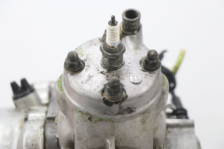 photo de MOTOR YAMAHA YZ 80 (1998 - 2001) - Outro ângulo de visão