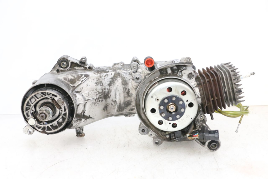 photo de MOTOR PIAGGIO ZIP 2T 50 (2009 - 2019) - Detalhes característicos