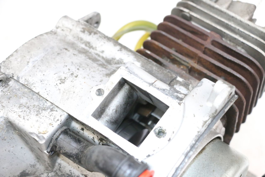 photo de MOTOR PIAGGIO ZIP 2T 50 (2009 - 2019) - Outro ângulo de visão
