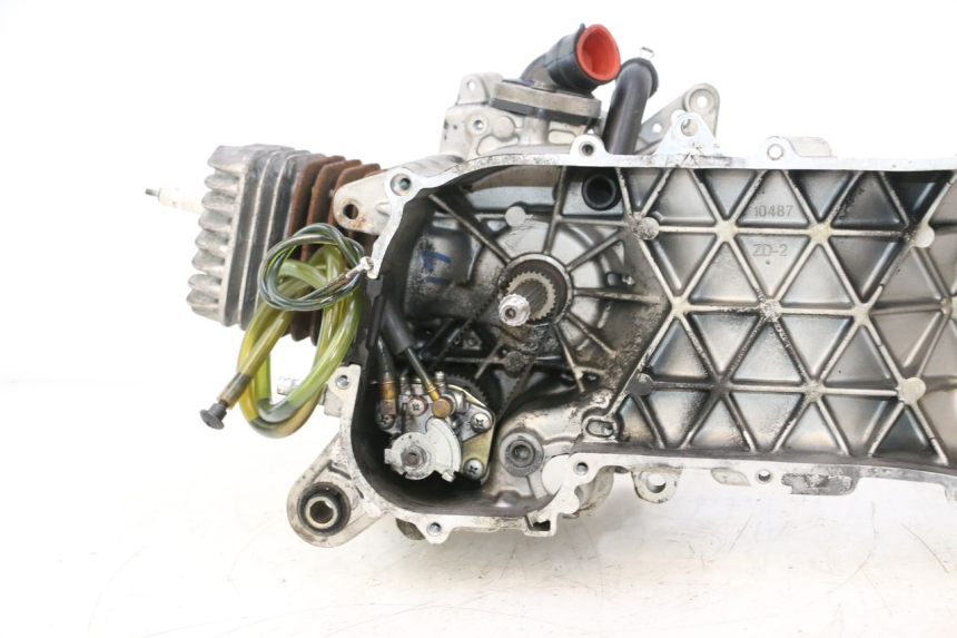 photo de MOTOR PIAGGIO ZIP 2T 50 (2009 - 2019) - Detalhes característicos