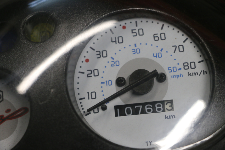photo de MOTOR PIAGGIO ZIP 4T 50 (2018 - 2020) - Vista de perfil