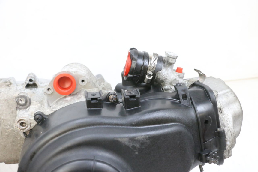 photo de MOTOR PIAGGIO ZIP 4T 50 (2018 - 2020) - Detalhes característicos