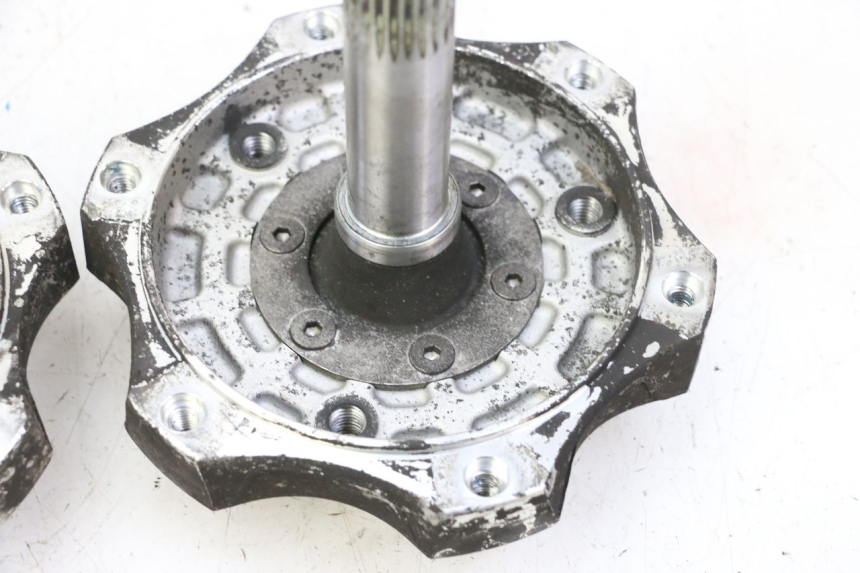 photo de CUBO DA RODA TRASEIRA QUADRO 4 4D 350 (2015 - 2018) - Zoom do estado de desgaste