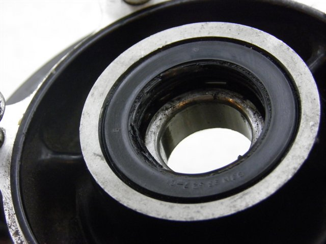 photo de CUBO DE RODA TRASEIRO KAWASAKI ZEPHYR 550 (1991 - 1998) - Detalhe da peça