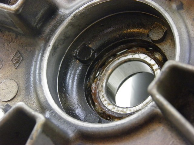 photo de CUBO DE RODA TRASEIRO KAWASAKI ZEPHYR 550 (1991 - 1998) - Zoom do estado de desgaste