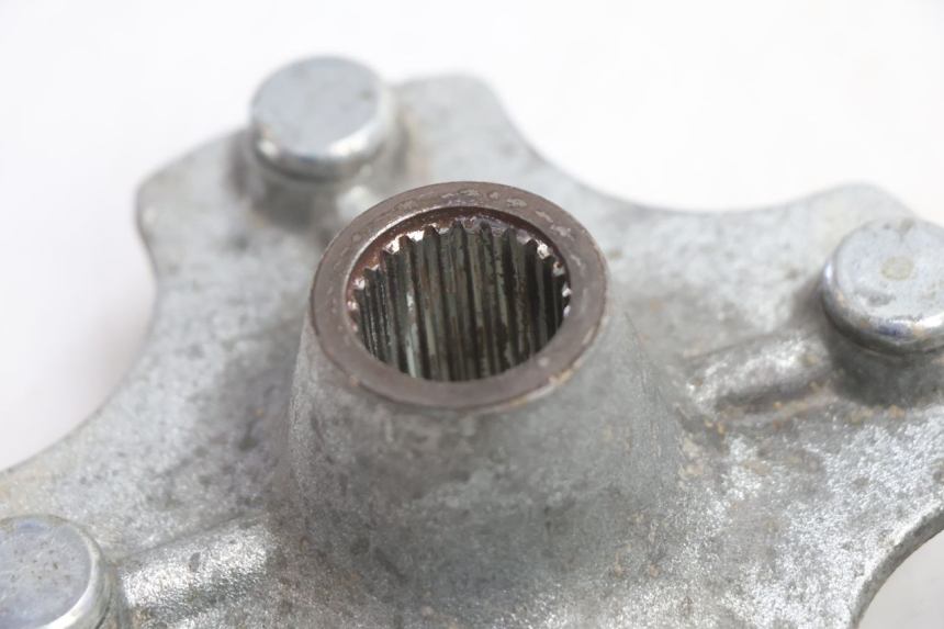 photo de CUBO DE RODA TRASEIRO KYMCO MXU R 250 (2004 - 2010) - Pontos de fixação