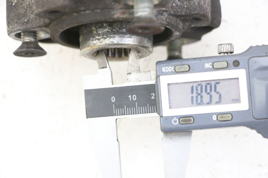 photo de CUBO DA RODA TRASEIRA PEUGEOT CITYSTAR 125 (2011 - 2017) - Detalhe da peça