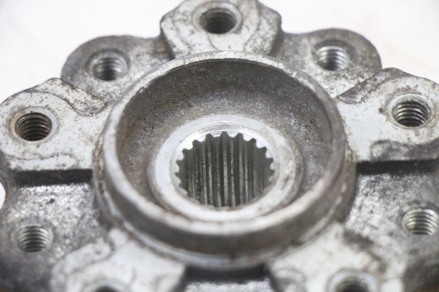photo de CUBO DA RODA TRASEIRA PEUGEOT SPEEDFIGHT 3 LC 2T 50 (2009 - 2015) - Zoom do estado de desgaste