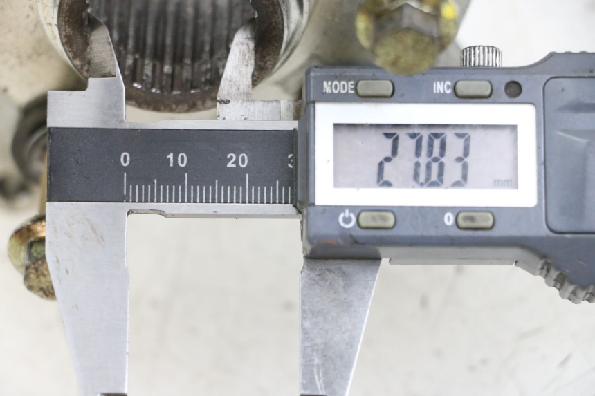 photo de CUBO DA RODA TRASEIRA PIAGGIO BEVERLY 125 (1998 - 2005) - Detalhe da peça