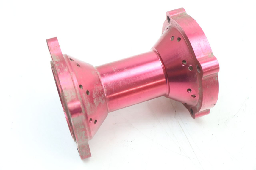 photo de CUBO DA RODA TRASEIRA YCF PIT BIKE 125 (2010 - 2018) - Zoom do estado de desgaste