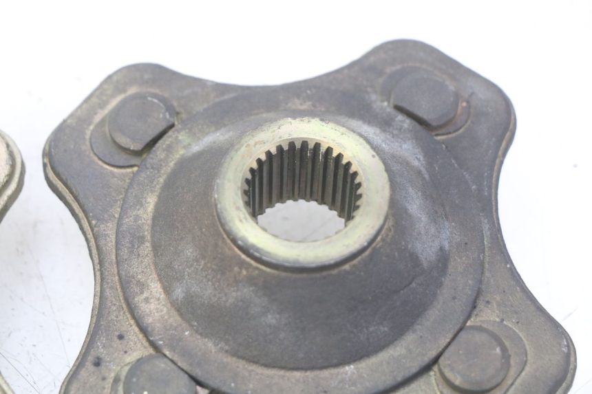 photo de CUBO DA RODA TRASEIRA SPY RACING F3 350 (2015 - 2022) - Outro ângulo de visão