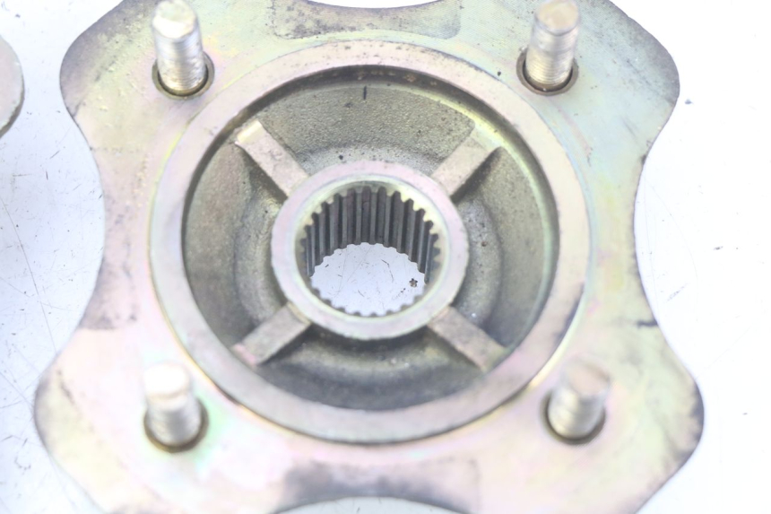 photo de CUBO DA RODA TRASEIRA SPY RACING F3 350 (2015 - 2022) - Pontos de fixação