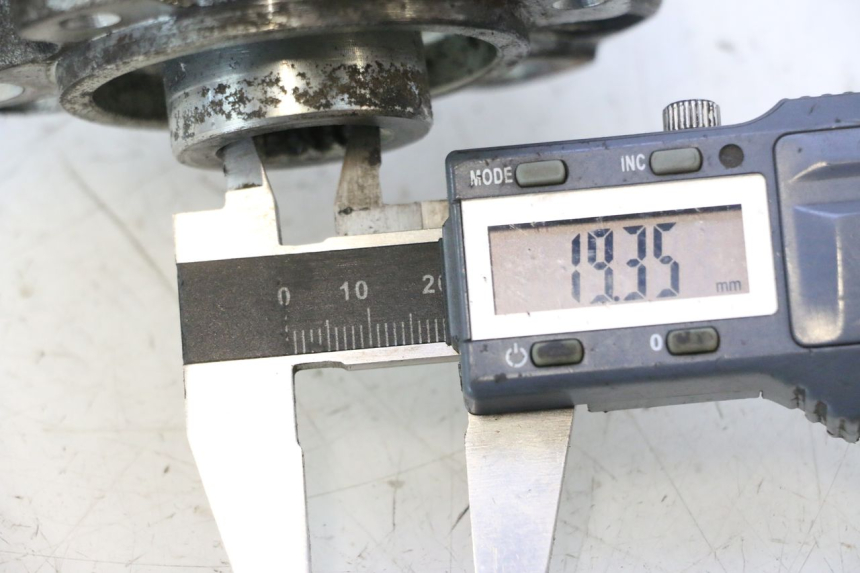 photo de CUBO DA RODA TRASEIRA PEUGEOT SATELIS 125 (2013 - 2018) - Detalhe da peça