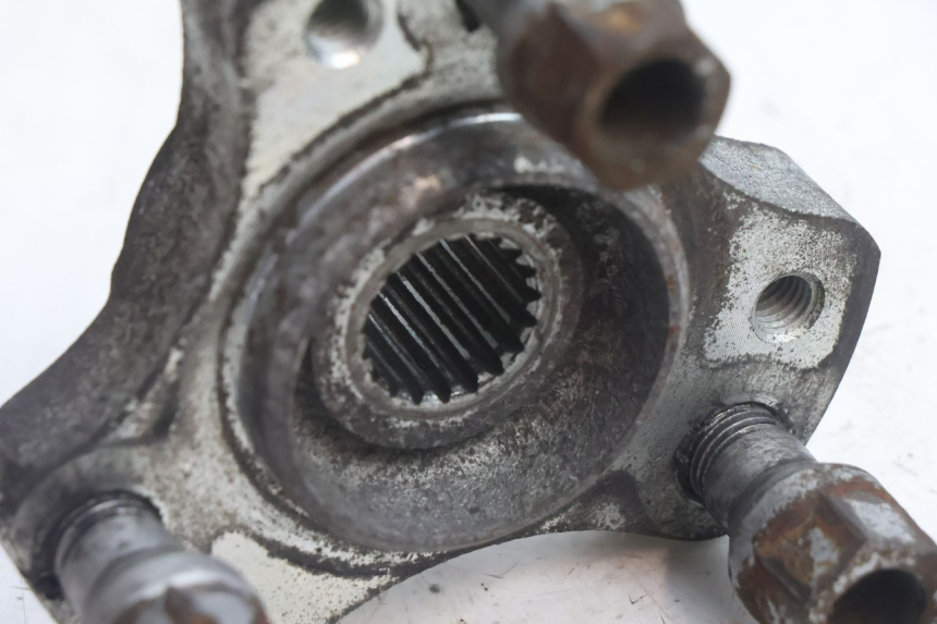 photo de CUBO DA RODA TRASEIRA PEUGEOT SATELIS 125 (2006 - 2009) - Zoom do estado de desgaste