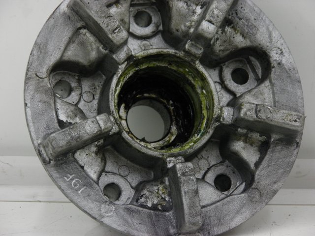 photo de CUBO DA RODA TRASEIRA SUZUKI SV S 650 (2003 - 2009) - Zoom do estado de desgaste