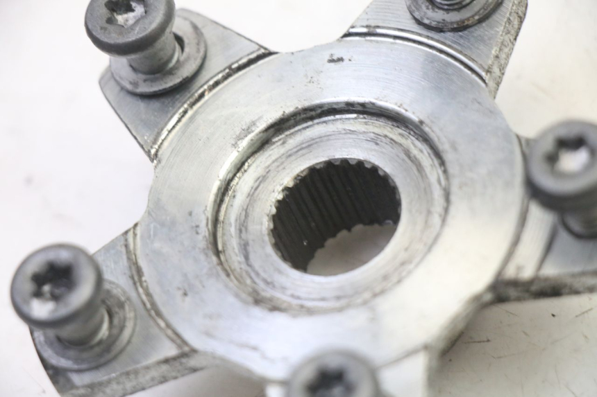 photo de CUBO DA RODA TRASEIRA APRILIA SXR 50 (2021 - 2023) - Zoom do estado de desgaste