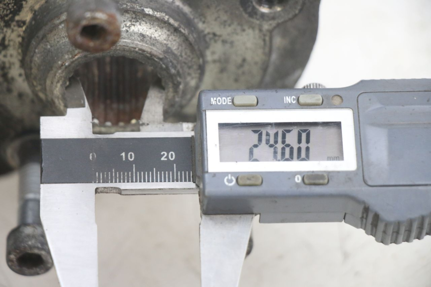 photo de CUBO DA RODA TRASEIRA PIAGGIO X9 125 (2000 - 2003) - Detalhe da peça