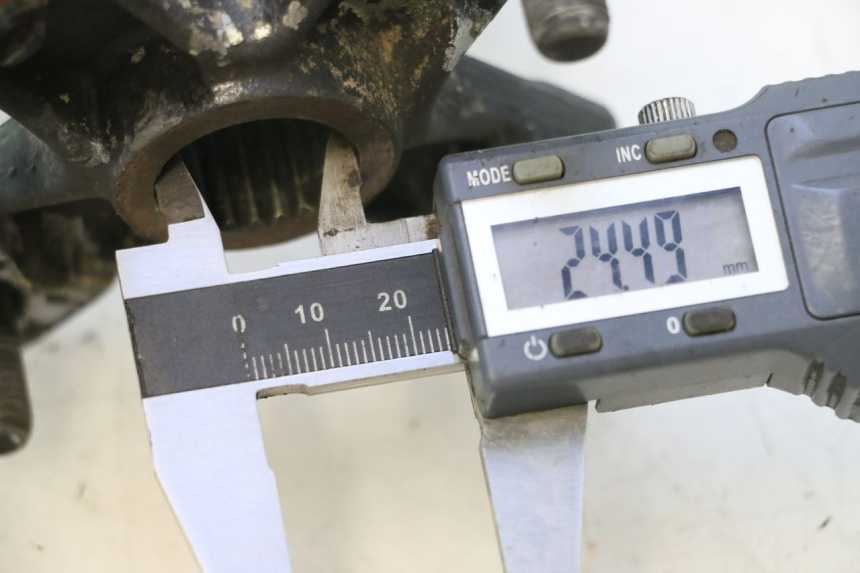 photo de CUBO DE RODA TRASEIRO SMC XROAD 150 - Detalhe da peça
