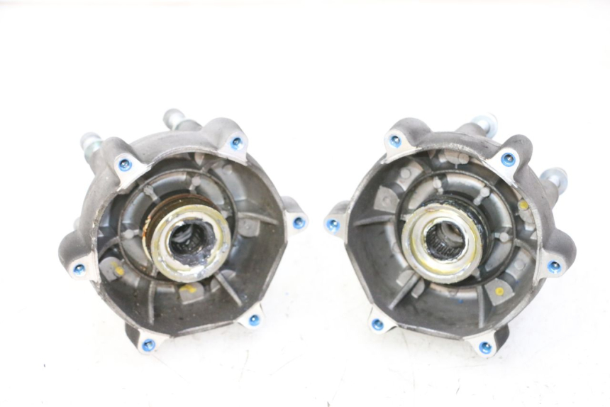 photo de CUBO DA RODA DIANTEIRA PIAGGIO MP3 HPE 310 (2024 - 2025) - Vista principal