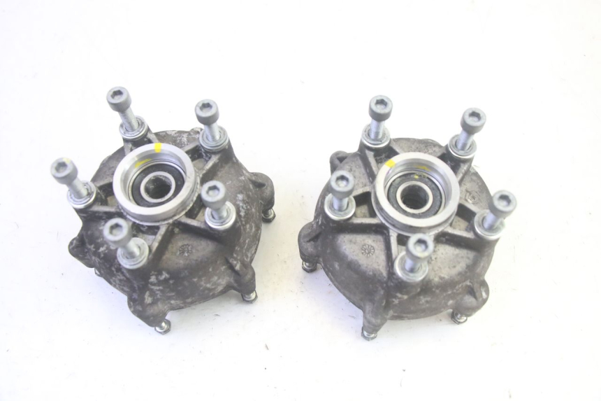 photo de CUBO DA RODA DIANTEIRA PIAGGIO MP3 HPE 350 (2018 - 2020) - Zoom do estado de desgaste