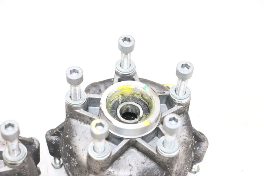 photo de CUBO DA RODA DIANTEIRA PIAGGIO MP3 HPE 300 (2019 - 2026) - Outro ângulo de visão