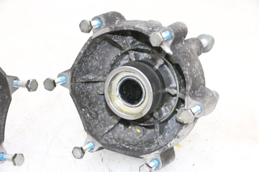 photo de CUBO DA RODA DIANTEIRA PIAGGIO MP3 HPE 300 (2019 - 2026) - Estado da superfície