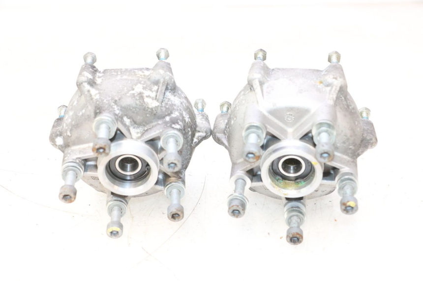 photo de CUBO DE RODA DIANTEIRO PIAGGIO MP3 HPE 530 (2022 - 2026) - Detalhe da peça