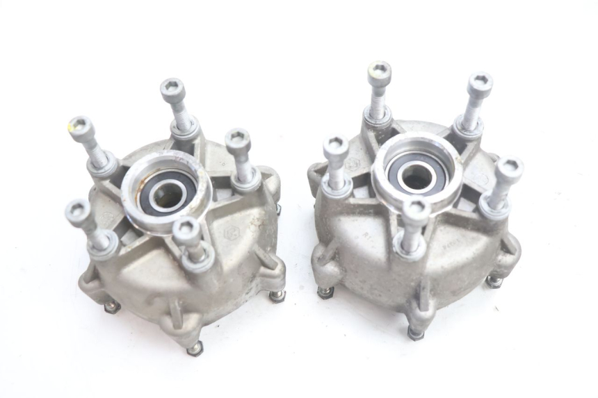 photo de CUBO DA RODA DIANTEIRA PIAGGIO MP3 LT 400 (2007 - 2012) - Vista geral