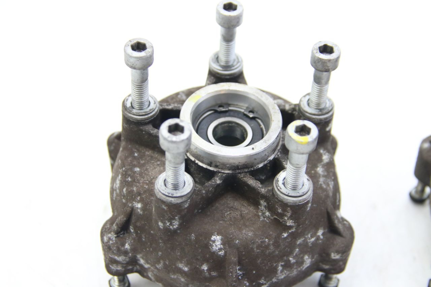 photo de CUBO DA RODA DIANTEIRA PIAGGIO MP3 125 (2006 - 2014) - Zoom do estado de desgaste