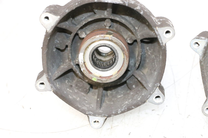 photo de CUBO DA RODA DIANTEIRA PIAGGIO MP3 RL 250 (2006 - 2010) - Pontos de fixação