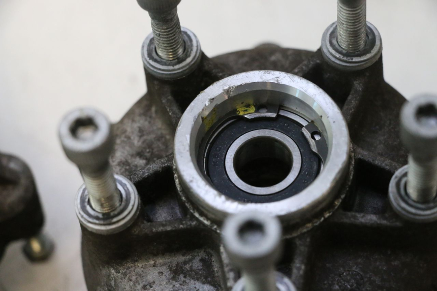 photo de CUBO DA RODA DIANTEIRA PIAGGIO MP3 500 (2011 - 2015) - Detalhe da peça