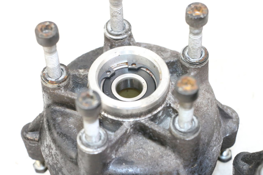 photo de CUBO DA RODA DIANTEIRA PIAGGIO MP3 LT 400 (2007 - 2012) - Estado da superfície