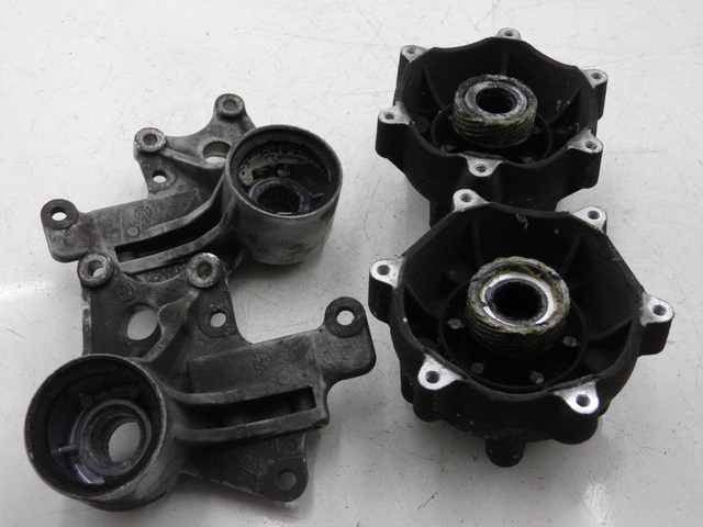 photo de CUBO DA RODA DIANTEIRA PIAGGIO MP3 RL 125 (2006 - 2014) - Vista principal