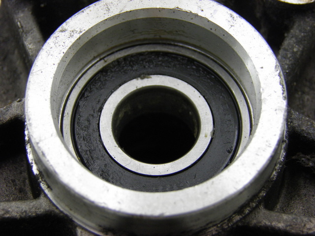 photo de CUBO DA RODA DIANTEIRA PIAGGIO MP3 RL 125 (2008 - 2009) - Zoom do estado de desgaste