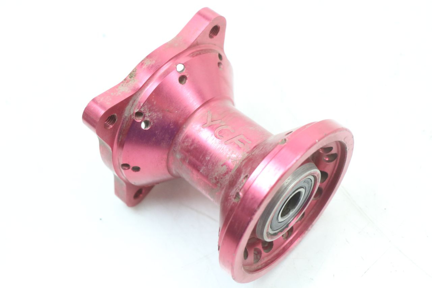 photo de CUBO DA RODA DIANTEIRA YCF PIT BIKE 125 (2010 - 2018) - Ampliação técnica
