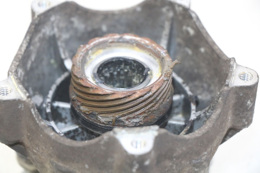 photo de CUBO DA RODA DIANTEIRA PIAGGIO VESPA LXV 125 (2006 - 2009) - Zoom do estado de desgaste