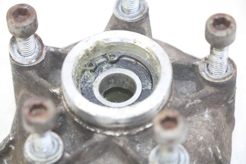 photo de CUBO DA RODA DIANTEIRA PIAGGIO VESPA LXV 125 (2006 - 2009) - Outro ângulo de visão