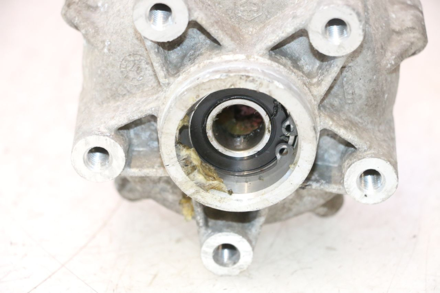 photo de CUBO DA RODA DIANTEIRA PIAGGIO VESPA S 2T 50 (2007 - 2014) - Zoom do estado de desgaste