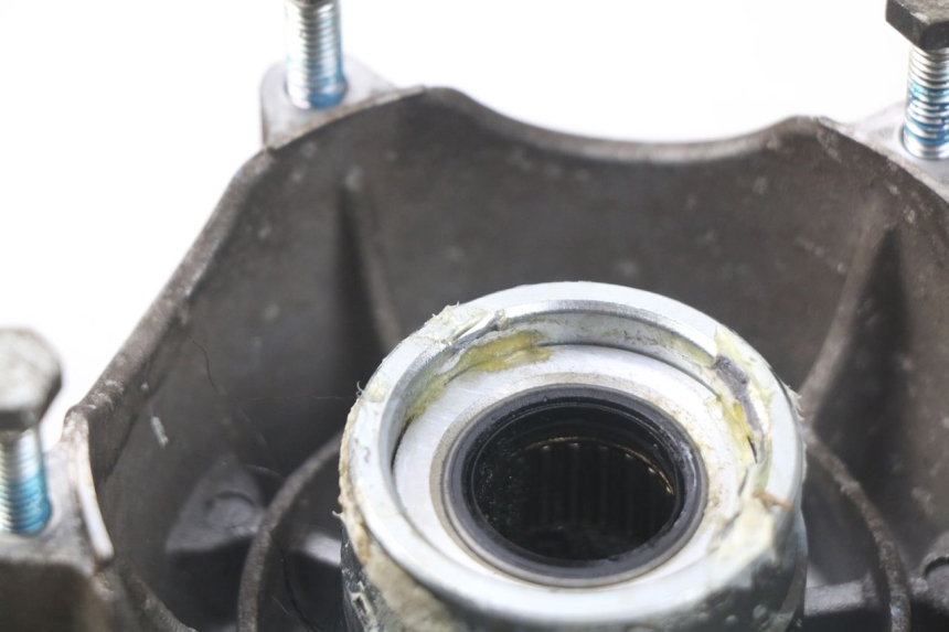 photo de CUBO DA RODA DIANTEIRA PIAGGIO VESPA SPRINT 2T 50 (2014 - 2018) - Zoom do estado de desgaste