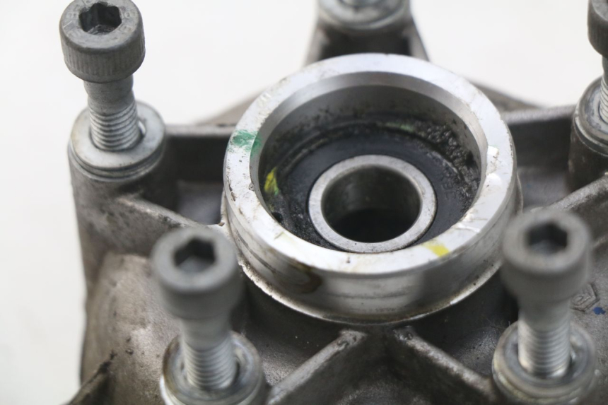 photo de CUBO DA RODA DIANTEIRA PIAGGIO VESPA SPRINT 2T 50 (2014 - 2018) - Outro ângulo de visão