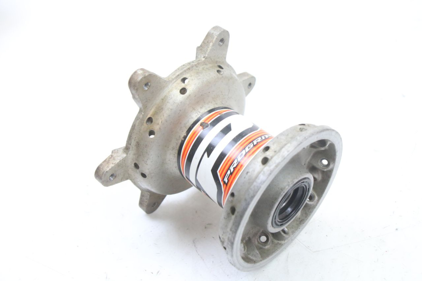 photo de CUBO DA RODA DIANTEIRA YAMAHA YZ 125 (2006 - 2016) - Detalhe da peça