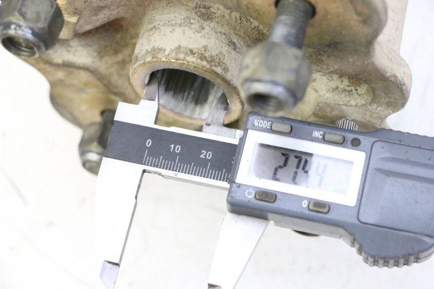 photo de CUBO DA RODA DIANTEIRA YAMAHA YFM BRUIN 350 (2003 - 2009) - Detalhe da peça
