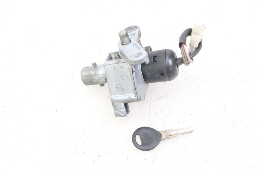 photo de CHAVE DE IGNIÇÃO MBK BOOSTER SPIRIT NAKED 50 (2004 - 2017) - Pontos de fixação